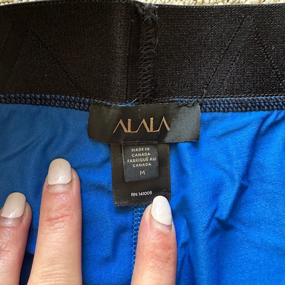Alala Primary Short Lapis M NWOT - Picture 4 of 7
